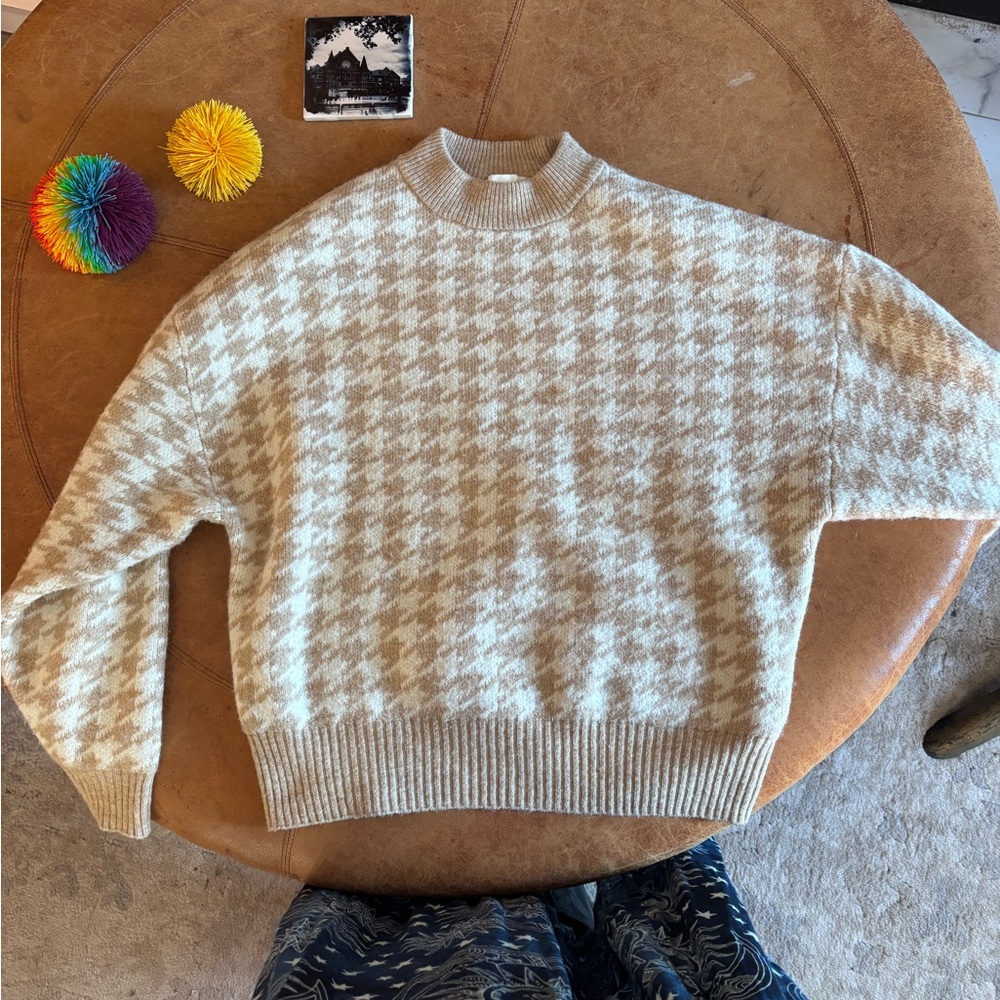 SO SOFT H&M Beige and Cream Knit Sweater